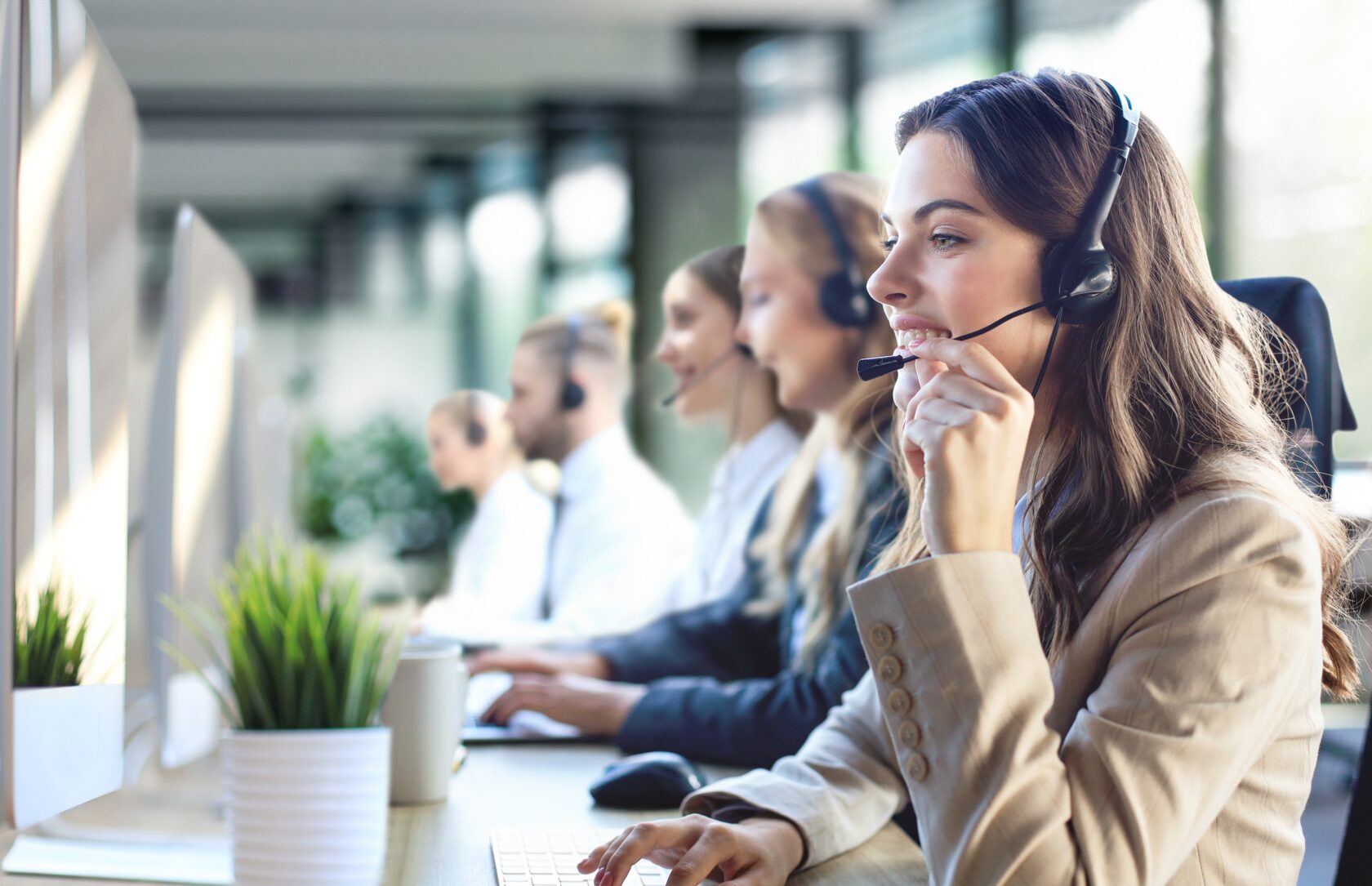 Ley 10/2025 e interpretación telefónica: cómo adaptarse a las nuevas obligaciones lingüísticas en atención al cliente